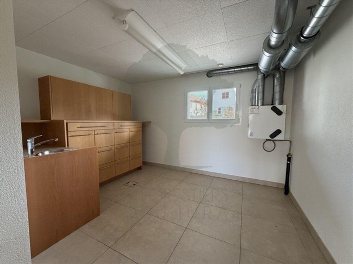Medizinisches Büro von 176 m² im Erdgeschoss - Courfaivre - 14