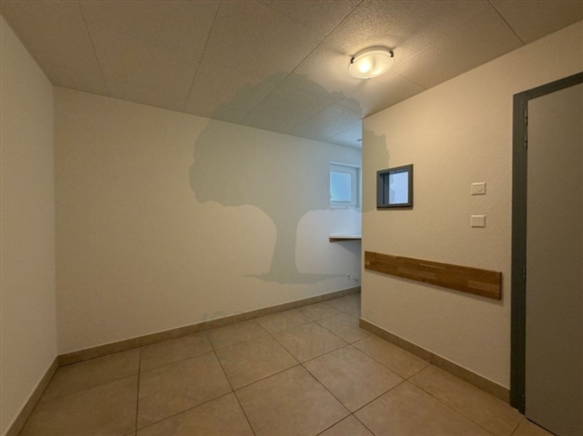 Medizinisches Büro von 176 m² im Erdgeschoss - Courfaivre - 11