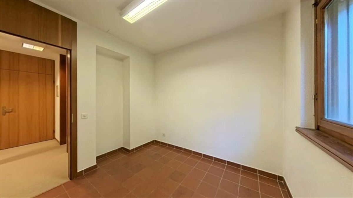 Repräsentanzbüro mit Seeblick - Aufteilung nach Wunsch - 10