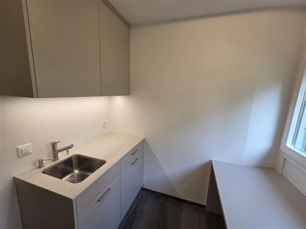 Komplett renovierte Arztpraxis im Herzen der Stadt - 3