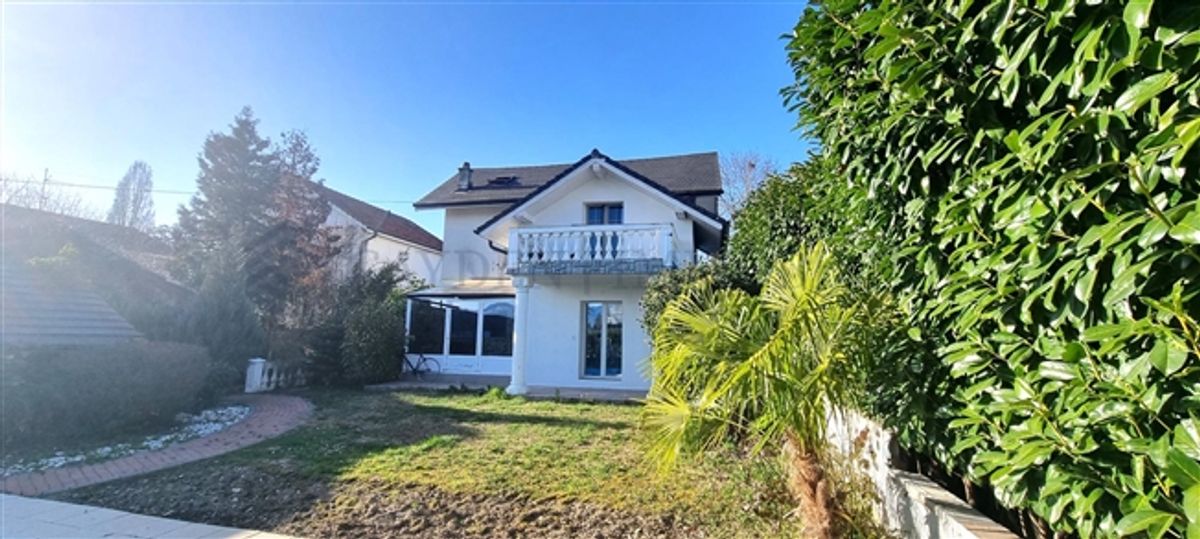 Haus mit 6 Wohneinheiten und hoher Mieterträge - 2