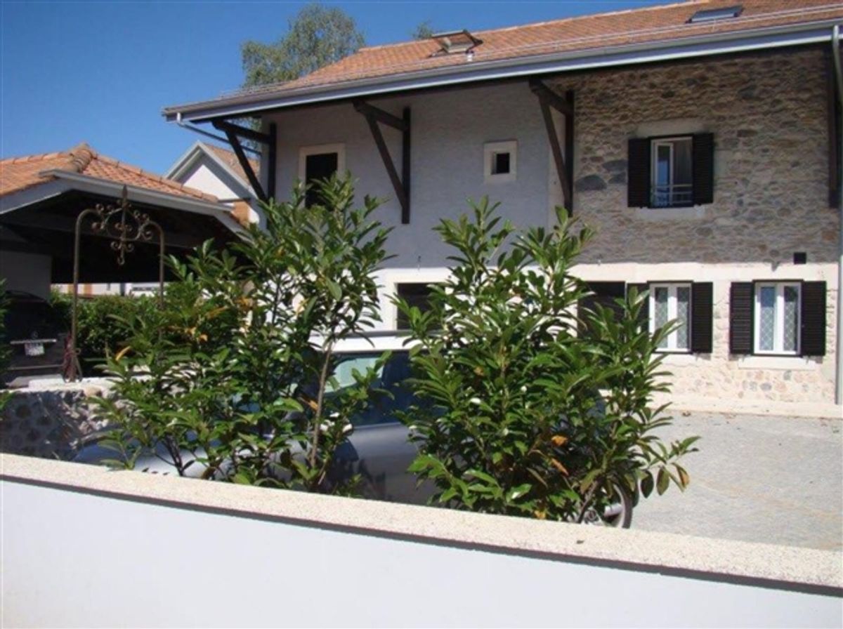 Eck-Doppelvilla in Chavannes-des-Bois - 0