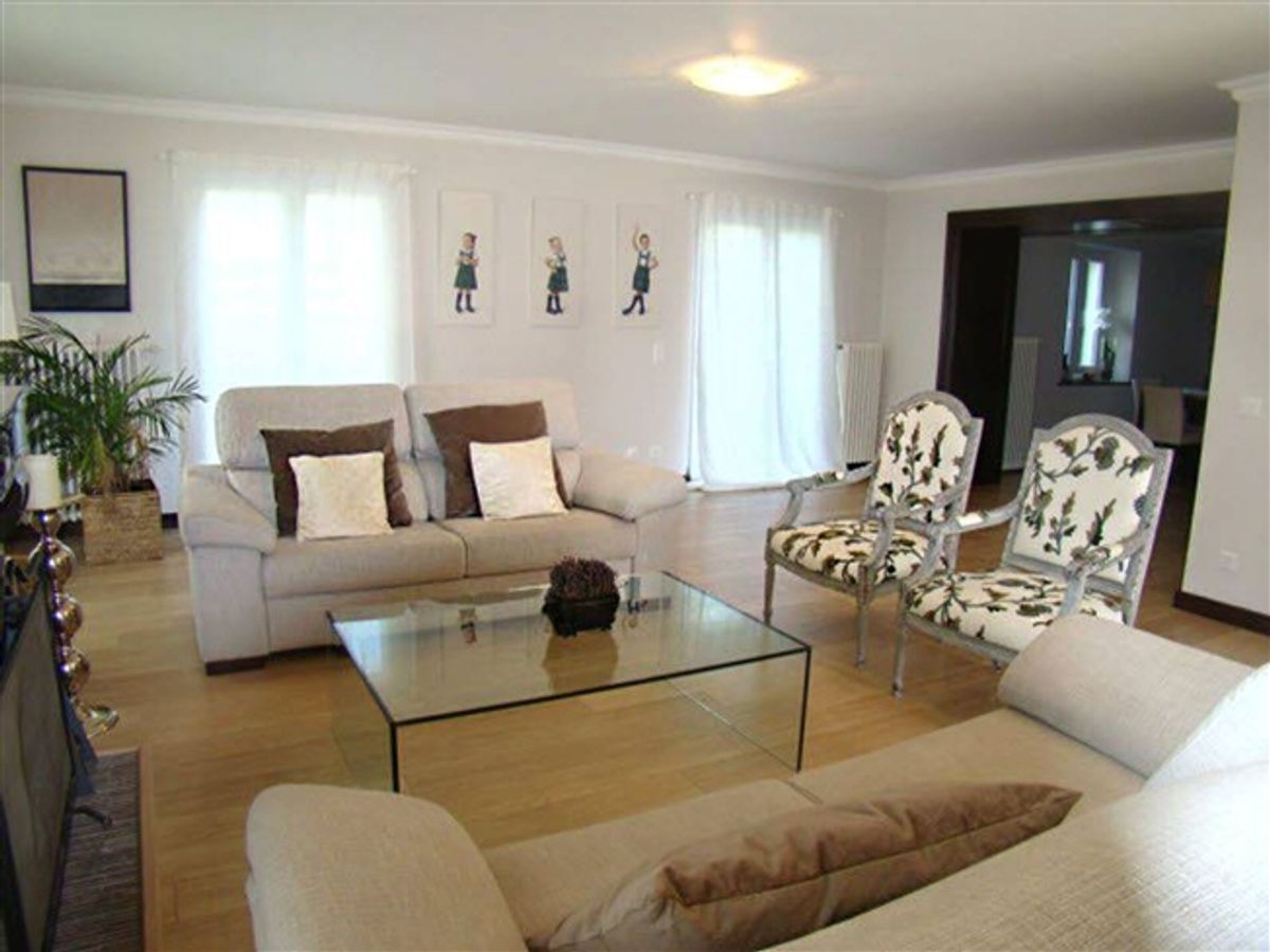 Eck-Doppelvilla in Chavannes-des-Bois - 9