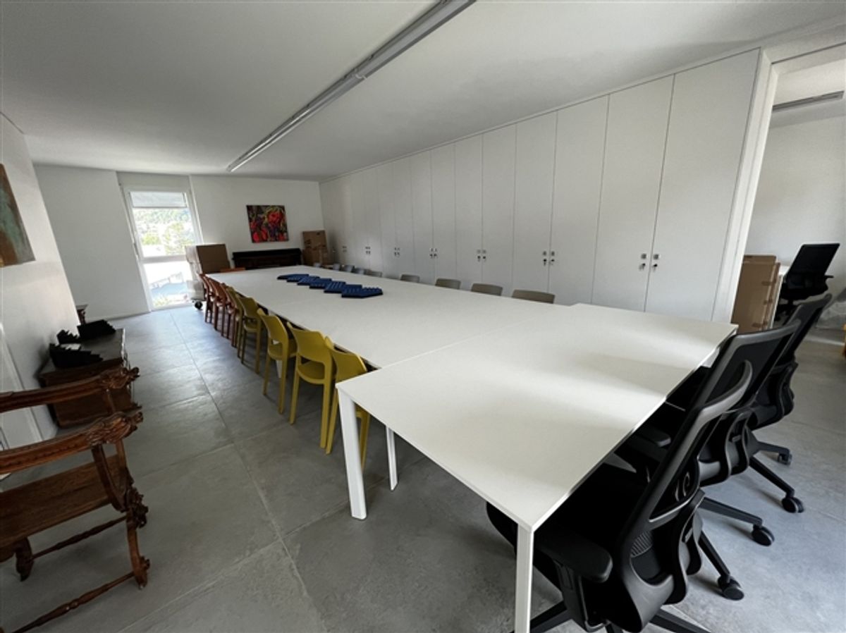 Modernes und geräumiges möbliertes Büro zum Verkauf in Losone - 7