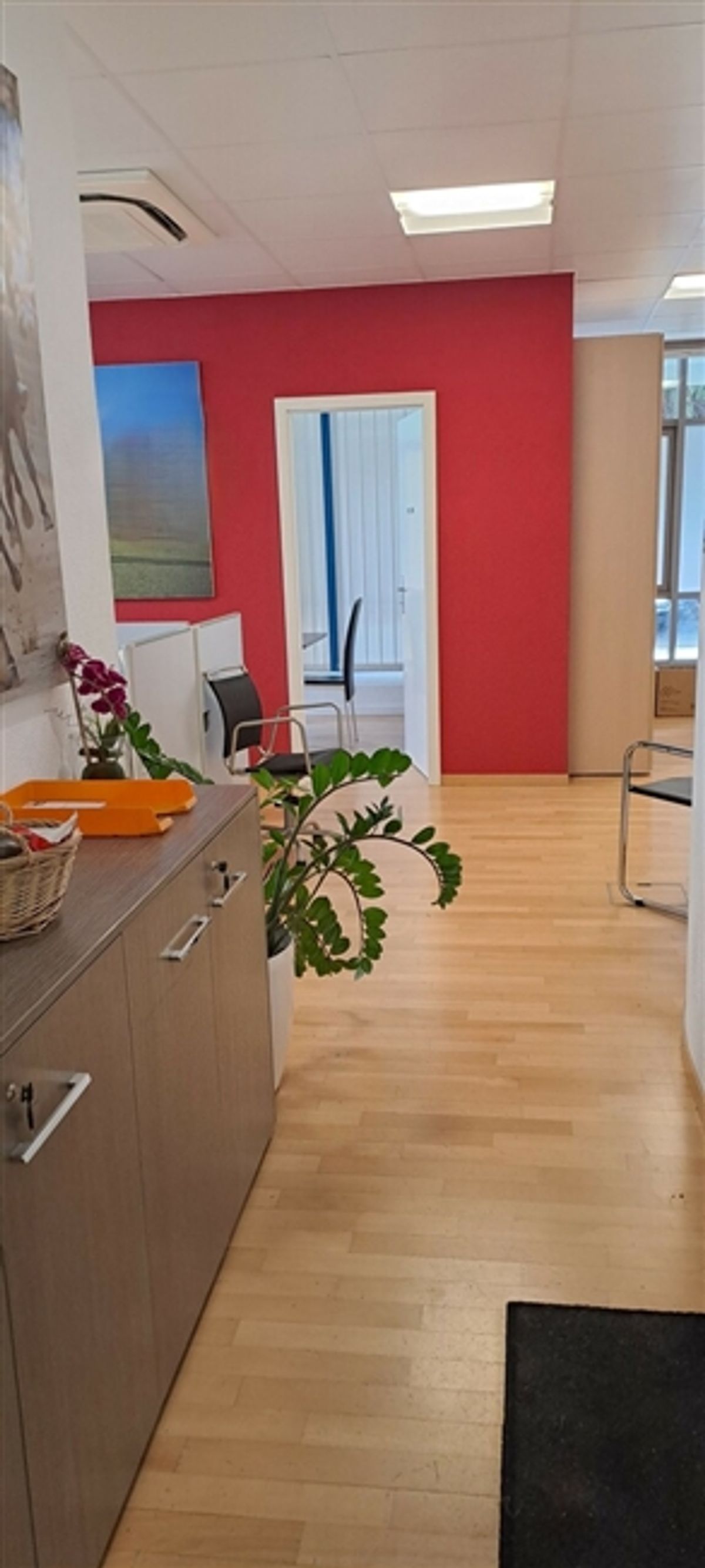 ZU VERKAUFEN ZWEI BÜROS
FÜR INVESTOR
MARTIGNY - 1