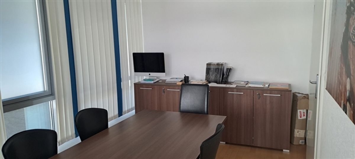 ZU VERKAUFEN ZWEI BÜROS
FÜR INVESTOR
MARTIGNY - 5