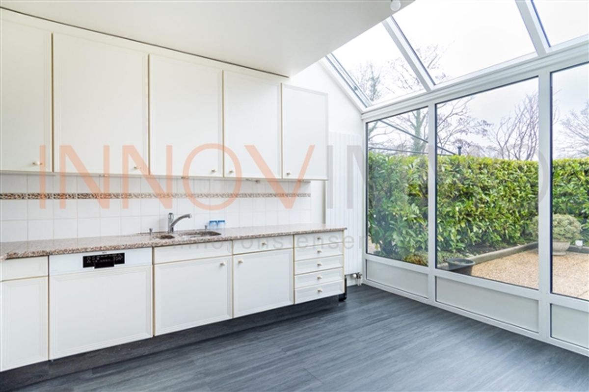 Angrenzendes unmöbliertes Haus zu vermieten - 2