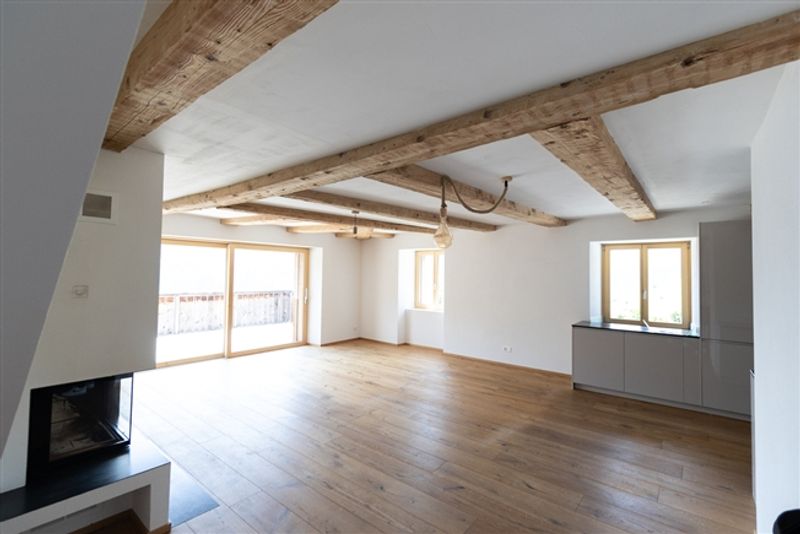Zweitwohnsitz
5.5 Zimmer Dach-Maisonettewohnung mit Panoramaaussicht - 3
