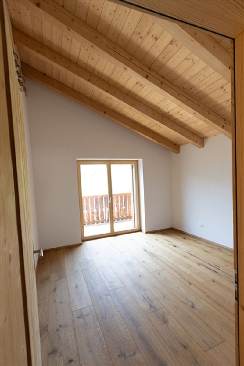 Zweitwohnsitz
5.5 Zimmer Dach-Maisonettewohnung mit Panoramaaussicht - 7