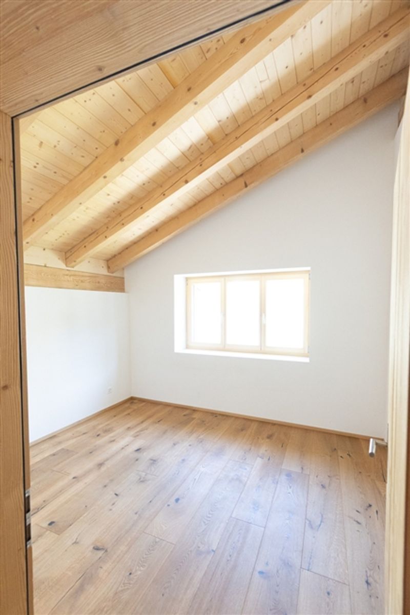 Zweitwohnsitz
5.5 Zimmer Dach-Maisonettewohnung mit Panoramaaussicht - 8