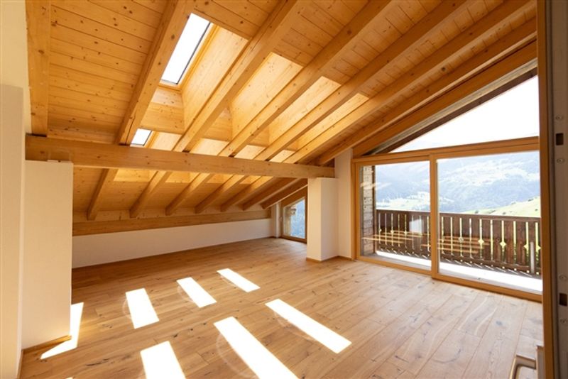 Zweitwohnsitz
5.5 Zimmer Dach-Maisonettewohnung mit Panoramaaussicht - 10