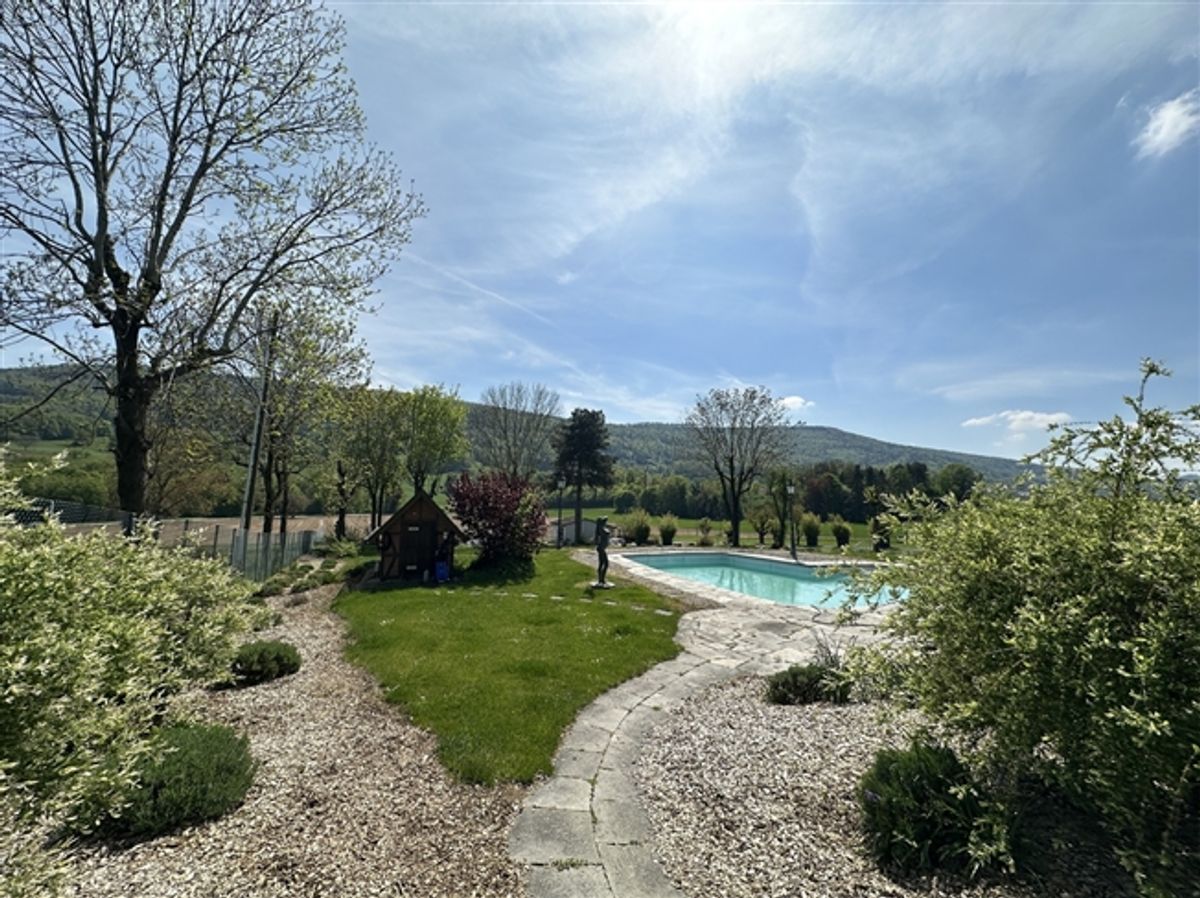 Wunderschöne Villa mit Pool auf über 4'000m2 Land - 3
