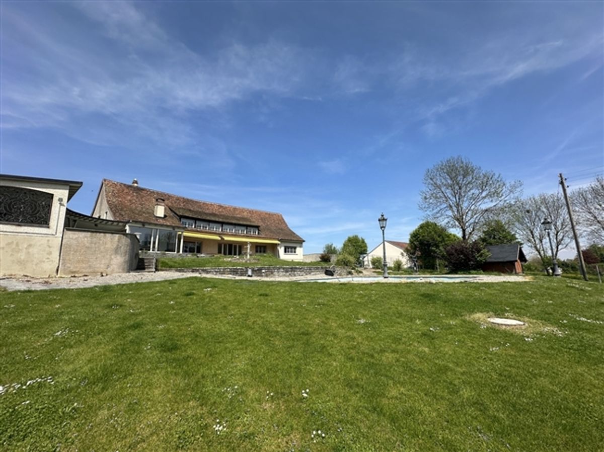 Wunderschöne Villa mit Pool auf über 4'000m2 Land - 14