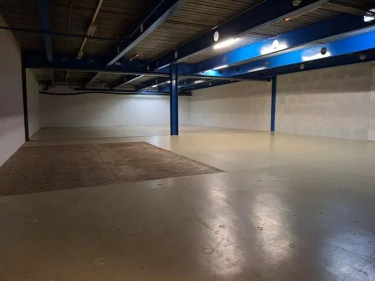 Zum Verkauf – 655 m² Lagerraum in Villars-Sainte-Croix - 3