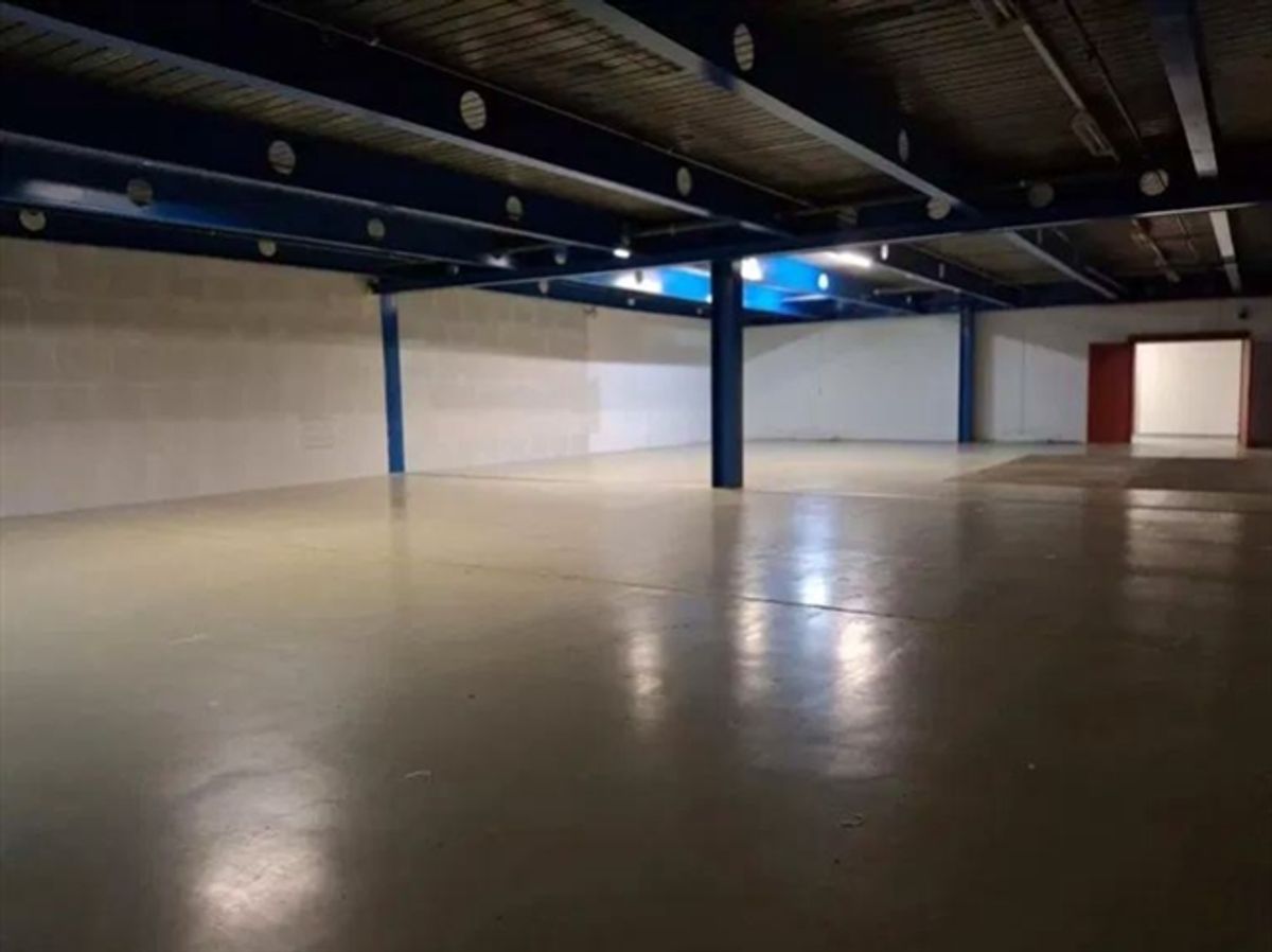 Zum Verkauf – 655 m² Lagerraum in Villars-Sainte-Croix - 4