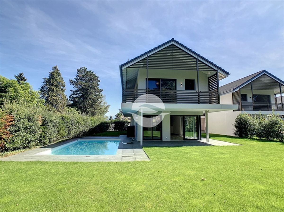 Wunderschöne Doppelvilla mit Carport - 13