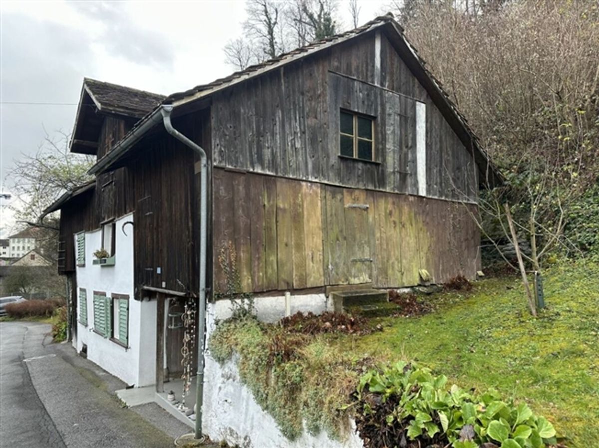 787 m2 Bauland in der Dorfkernzone Sevelen mit altem Wohnhaus und Scheune - 2