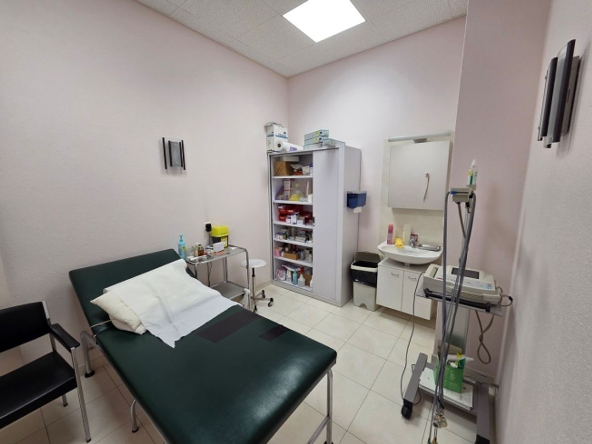 Genève - Cabinet médical avec patientèle établie, 3-4 cabinets, fort potentiel de développement - 5