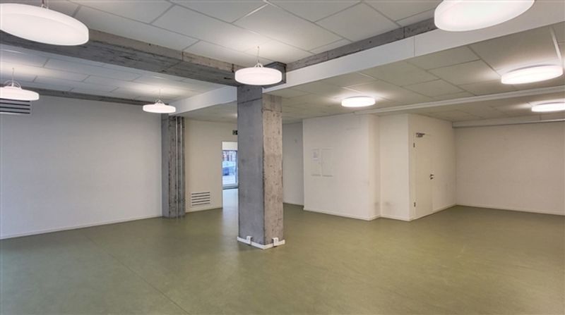 Repräsentative Gewerbefläche mit maximaler Sichtbarkeit im Herzen von Glarus! - 8