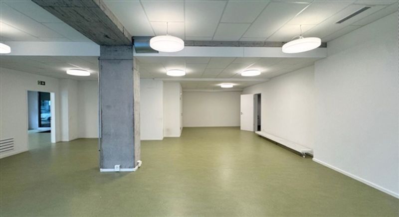 Repräsentative Gewerbefläche mit maximaler Sichtbarkeit im Herzen von Glarus! - 6