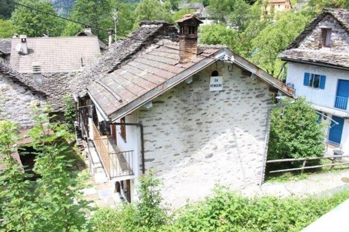 Tessinerhaus mit 6 Zimmern und Umschwung / Tessinerhaus mit 6 Zimmern und Rasen - 3
