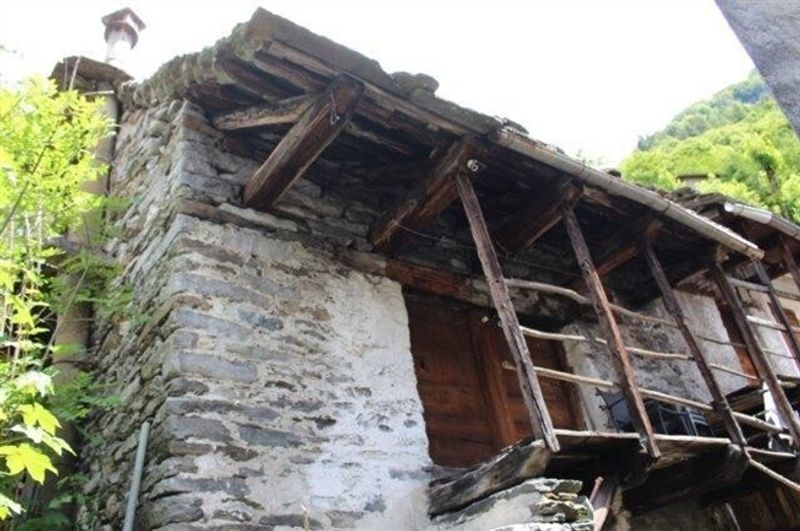 Tessinerhaus mit 6 Zimmern und Umschwung / Tessinerhaus mit 6 Zimmern und Rasen - 10