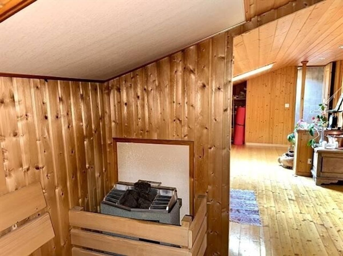 6 1/2-Zimmer-Haus mit Ladengeschäft an ruhiger Lage im Dorfkern / 6 1/2-Zimmer-Haus mit Ladengeschäft in sehr ruhiger Lage im Dorfkern - 11