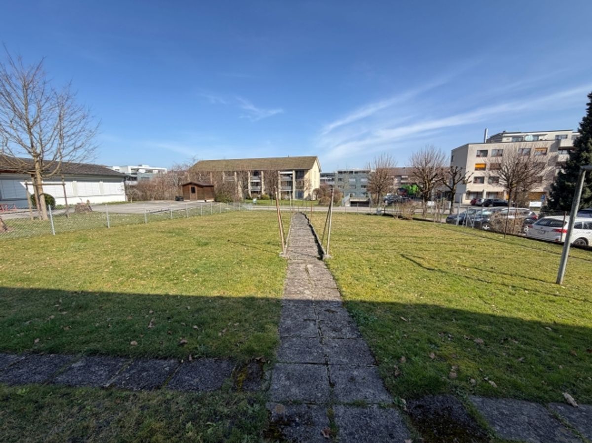 Wohn- und Geschäftshaus mit Baulandreserve in Strengelbach - 3