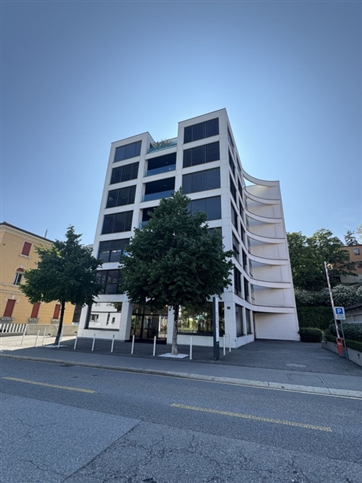 MODERNES BÜRO, AUCH IDEAL ALS WOHNRAUM - 3