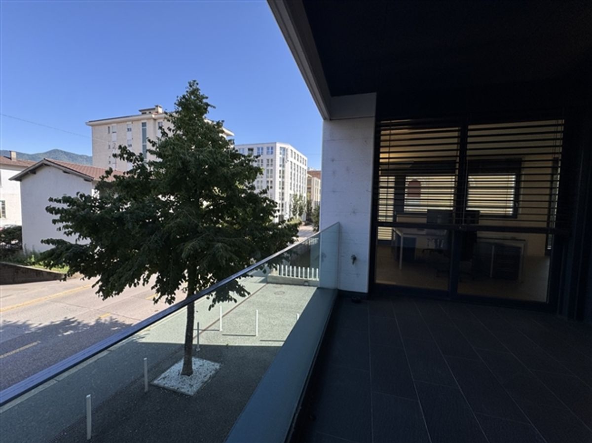 MODERNES BÜRO, AUCH IDEAL ALS WOHNRAUM - 7
