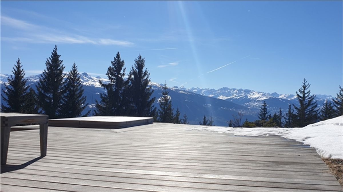 MITTEILUNG Wöchentliche Vermietung Familien-Chalet mit Panoramablick auf die Alpen - 1