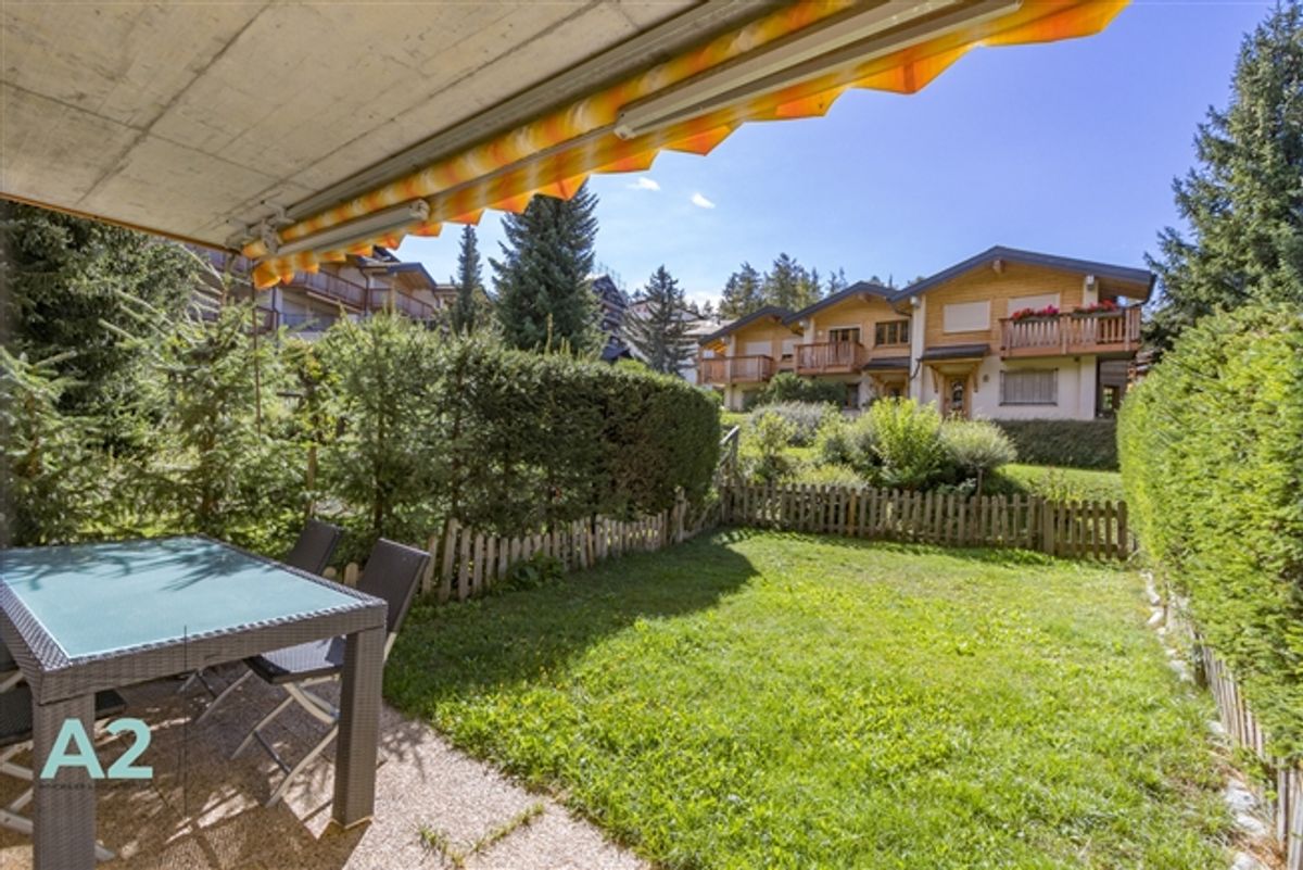 MITTEILICHES CHALET MIT GARTEN IN NÄHE DES REGENTS, WOCHE- / SÄSONNMITTEILUNG - 0