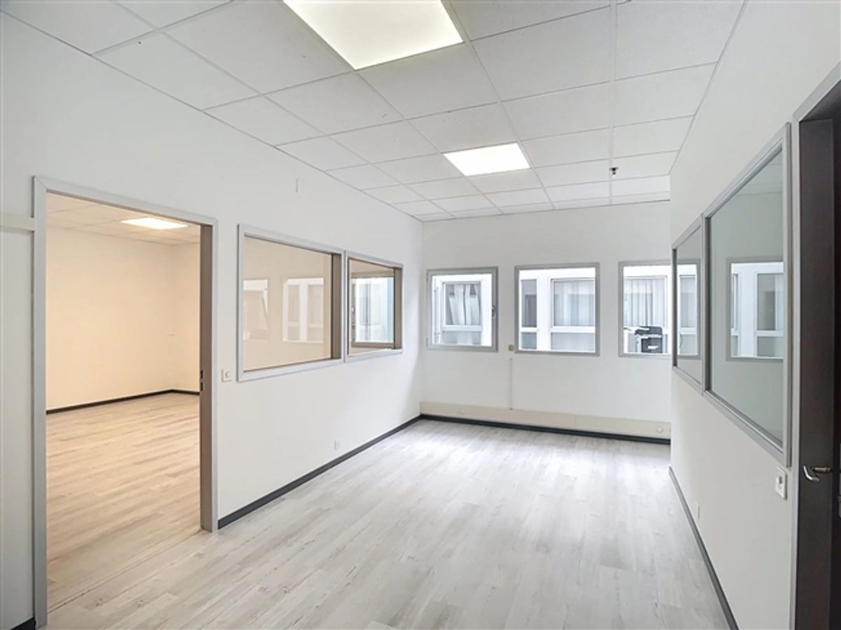 Investitionsmöglichkeit - Teilbare Bürofläche - 0
