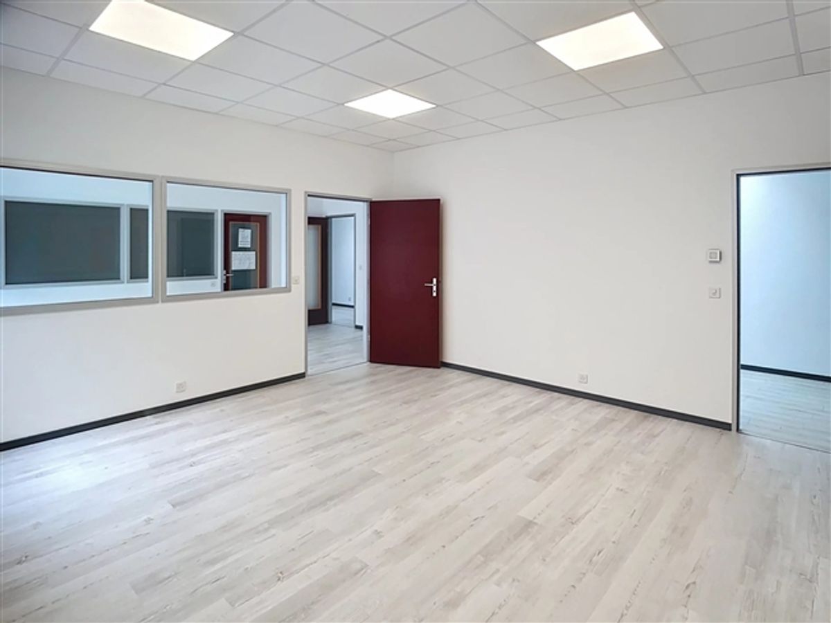 Investitionsmöglichkeit - Teilbare Bürofläche - 1