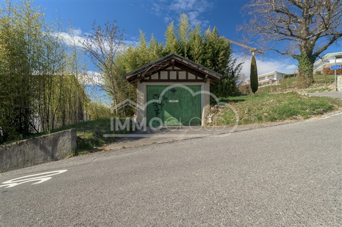 Garage mit privatem Grundstück - 2