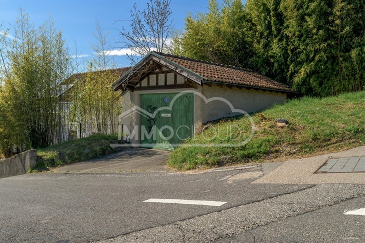 Garage mit privatem Grundstück - 1
