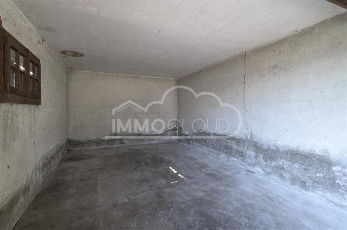 Garage mit privatem Grundstück - 6