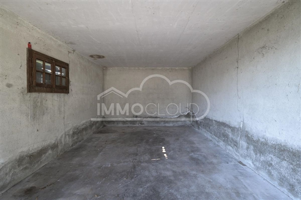 Garage mit privatem Grundstück - 5