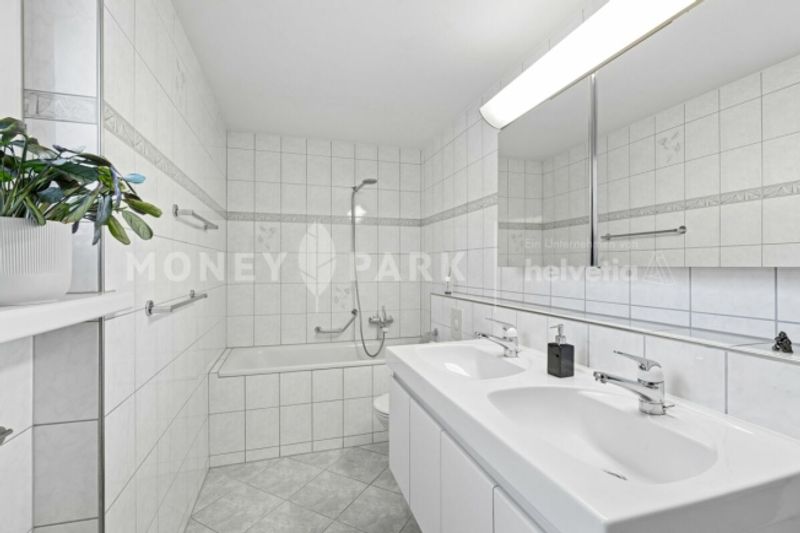 Grosszügige Wohnung mit zwei Balkonen und viel Wohnkomfort in Chur. - 9