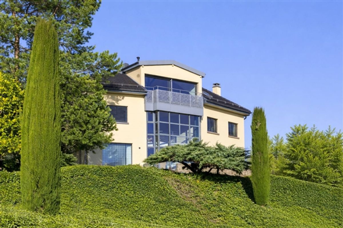 Lichtgetränkte Villa mit atemberaubendem Seeblick - 1