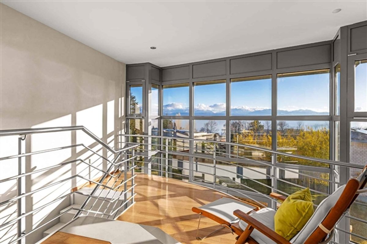 Lichtgetränkte Villa mit atemberaubendem Seeblick - 10