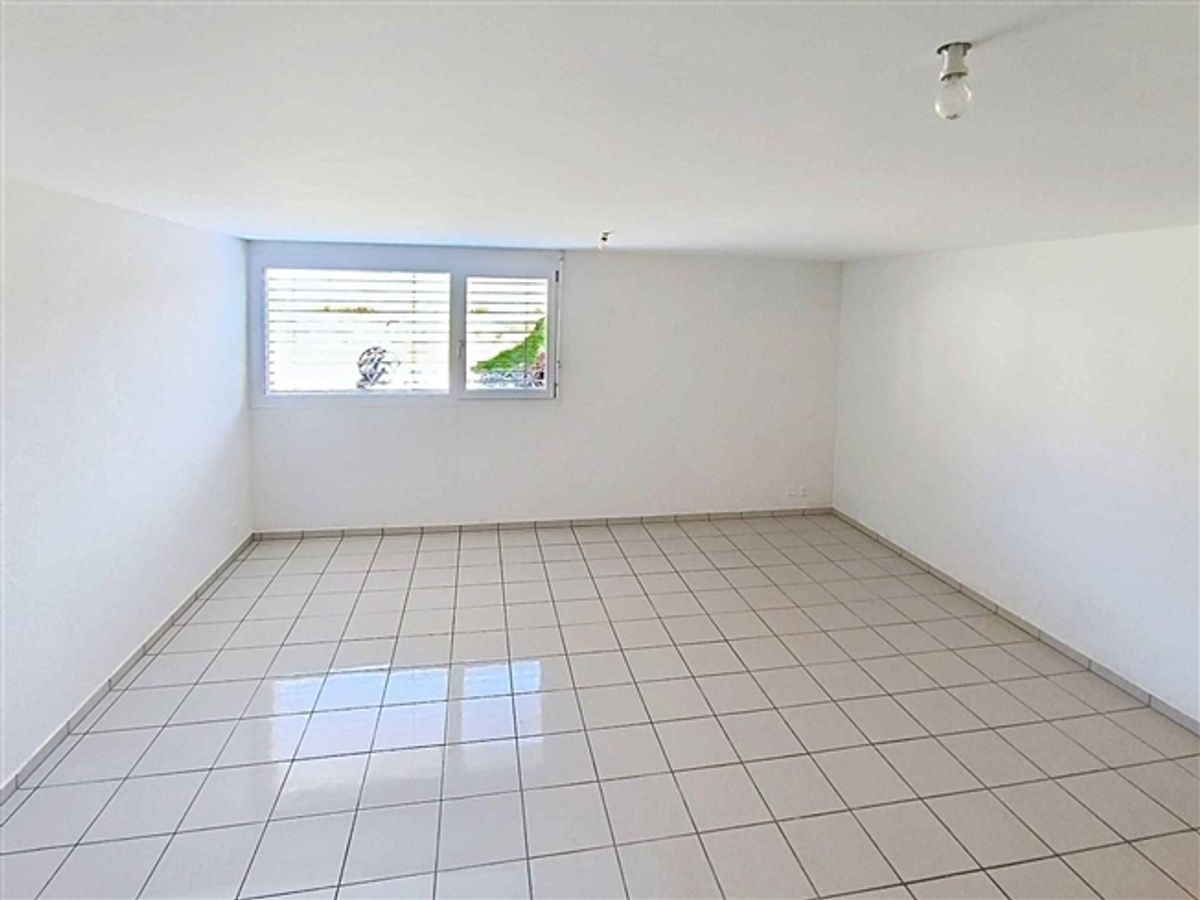 45 m² Raum, ideal für Handwerker oder Lagerung - 2
