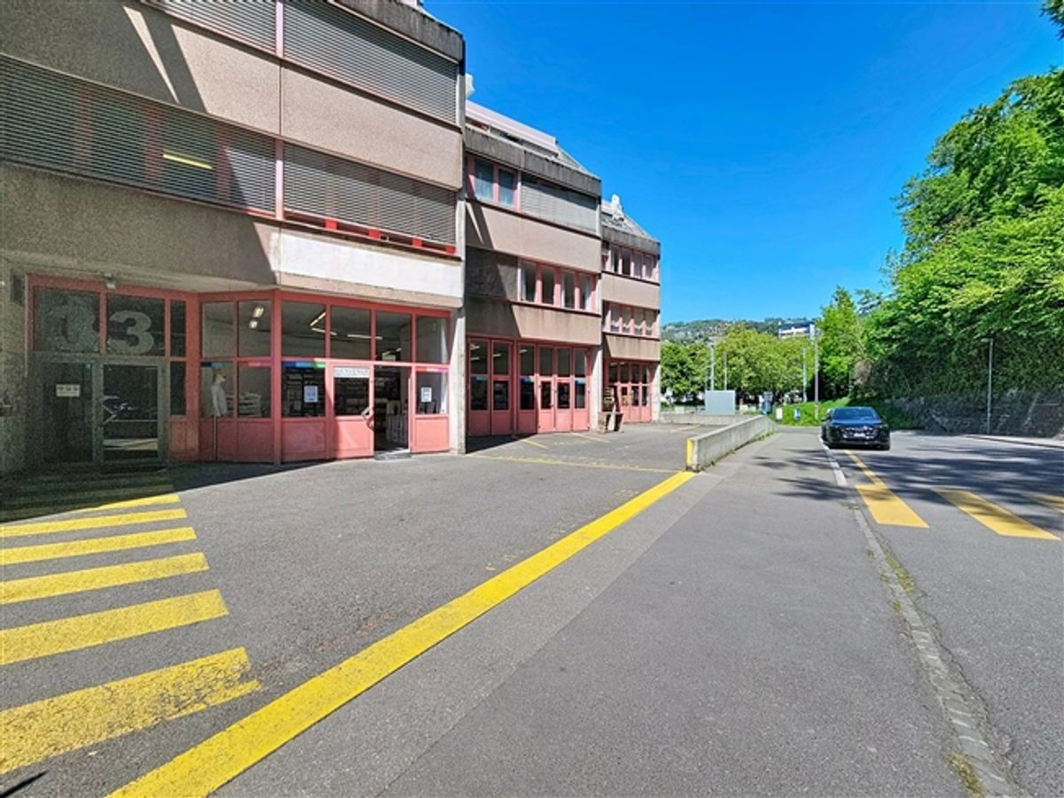 Spezial für Investoren - Große Gewerbefläche nur wenige Schritte vom Stadtzentrum entfernt - 0