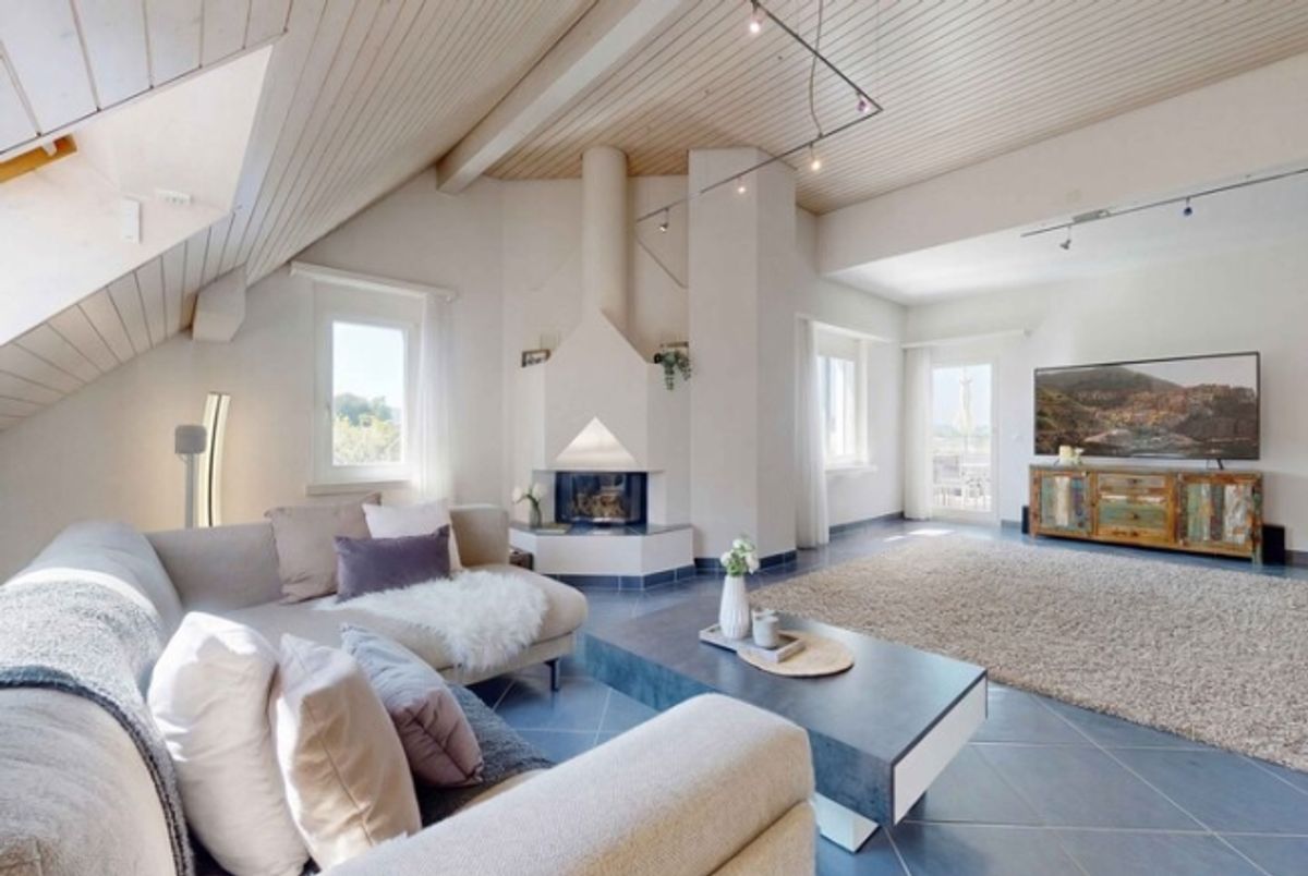 GROSSZÜGIGE DACHWOHNUNG MIT TRAUMTERRASSE - 1