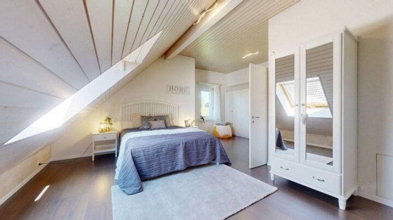 GROSSZÜGIGE DACHWOHNUNG MIT TRAUMTERRASSE - 3