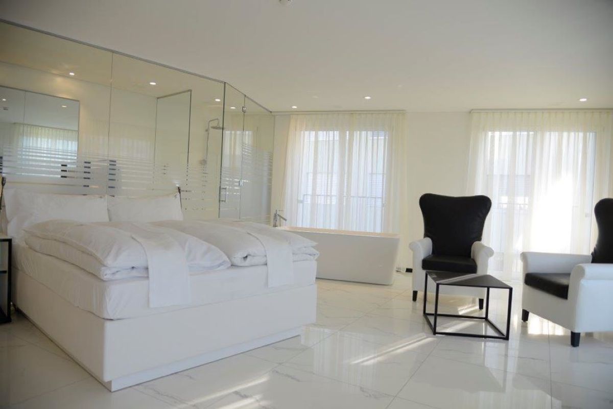 ApartmentHOME with inroom kitchen - 1