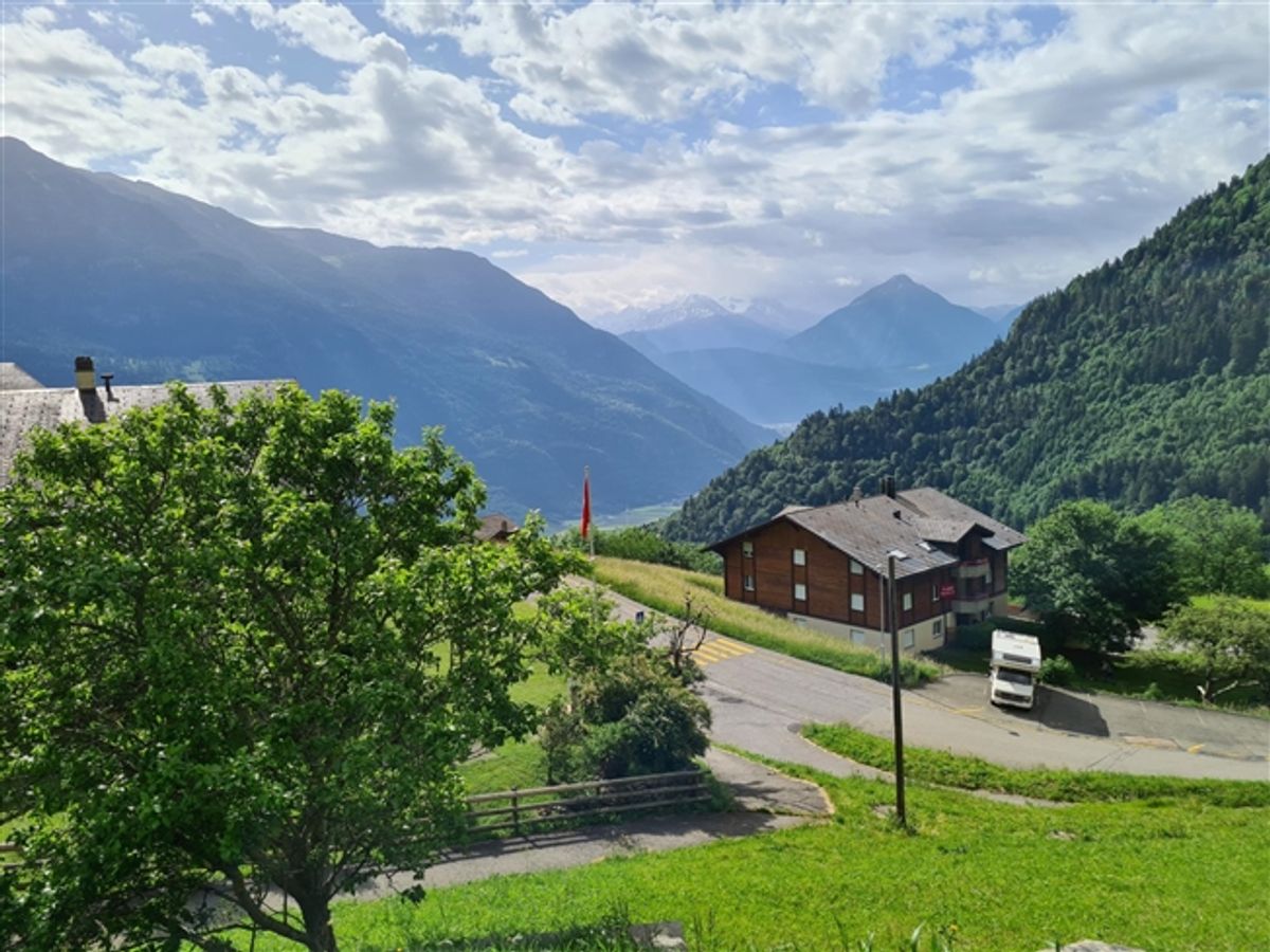 Untypische Immobilie mit hohem Potenzial – Große Garage/Lagerhaus – umwandelbar in ein Zuhause - 4