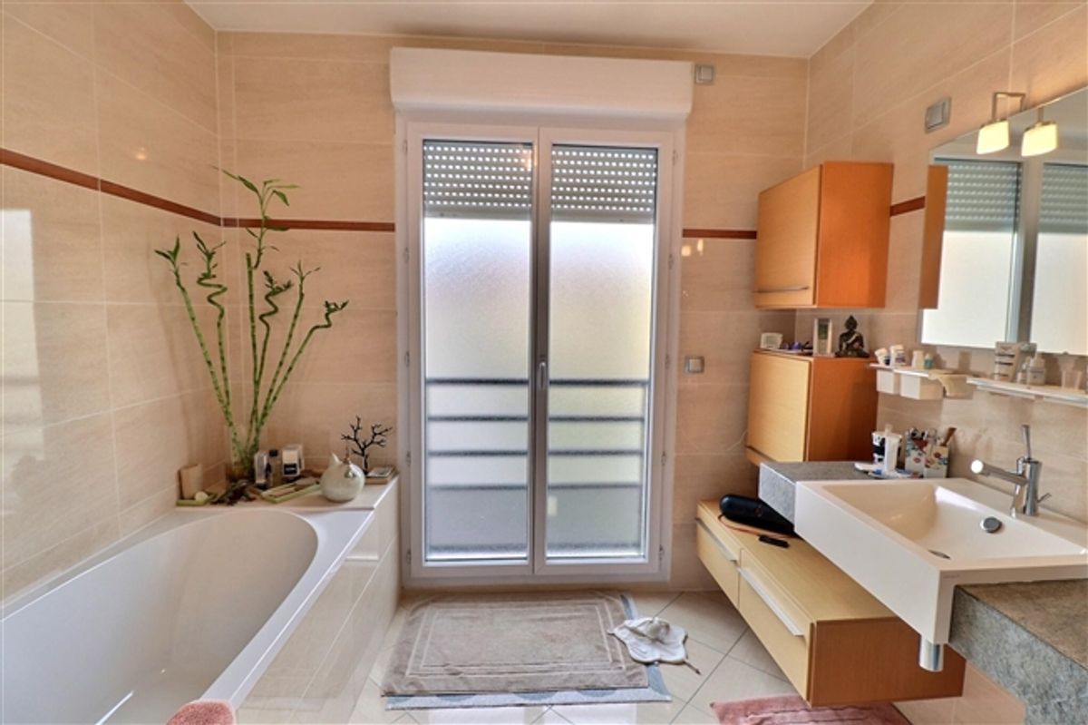 Hervorragendes Penthouse in bewohnter Lebensversicherung mit Rentenversicherung - 12