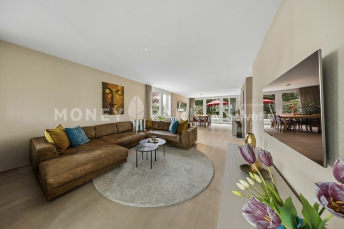 4.5-(5.5) Zimmer-Wohnung mit grossem Garten und viel Privatsphäre - 0