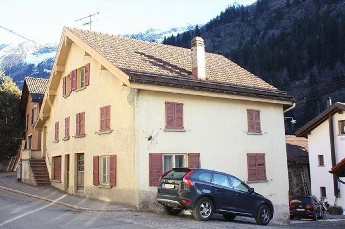 10-Zimmer-Einfamilienhaus / Haus mit 10 Zimmern - 0